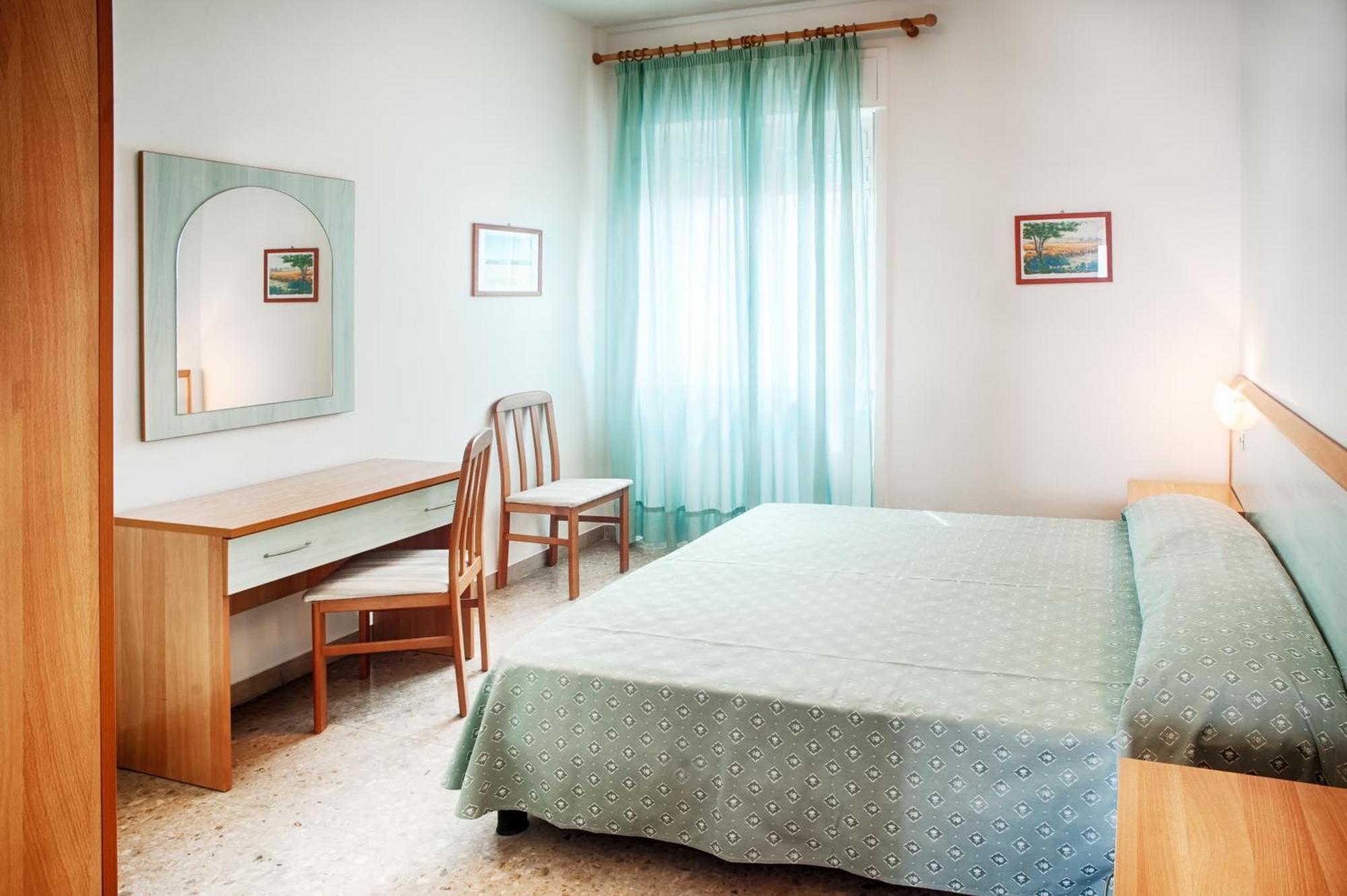 Aparthotel Tourist 3*