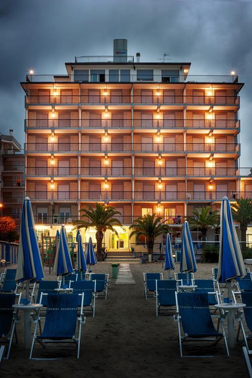 Aparthotel Tourist 3*